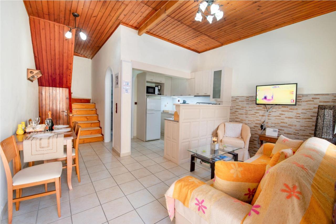 Nina Apartment Gaios Bagian luar foto