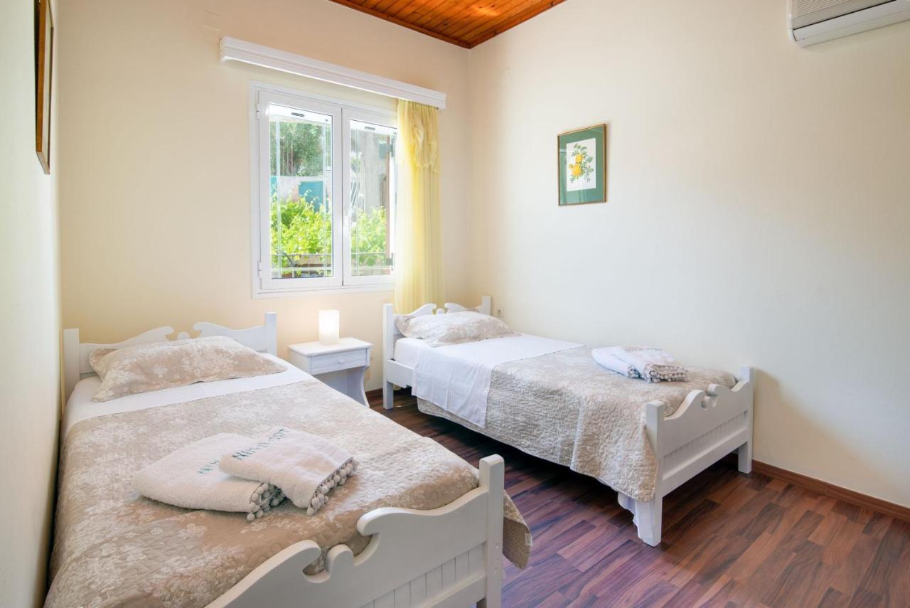 Nina Apartment Gaios Bagian luar foto